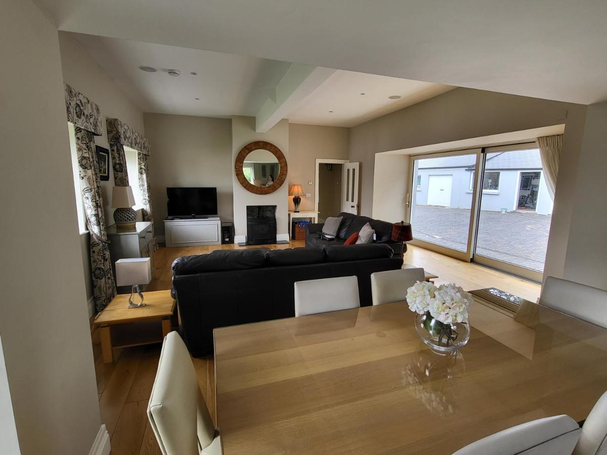 The Coach House Villa Dublin Exterior foto