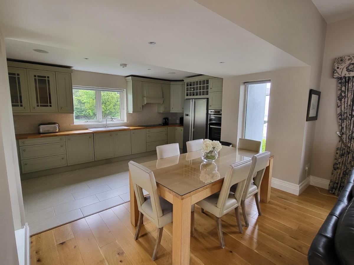 The Coach House Villa Dublin Exterior foto